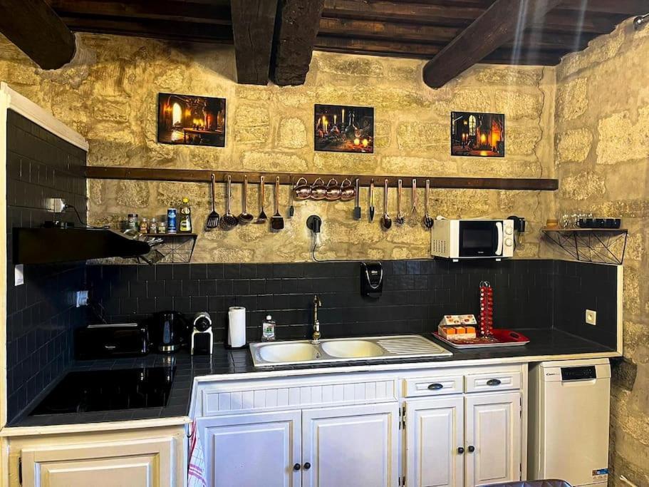 Le Moliere - Enigme Et Sauna Apartment Pezenas Exterior photo
